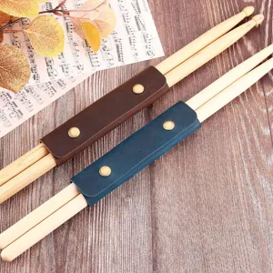 Vintage PU Leder Drumstick Halter Griff Wrap Set mit Holz Drumsticks für Schlagzeuger.