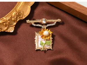 Vintage goldfarbene Strass Perle Sonnenblume Brosche elegante Retro Anstecknadel Damen