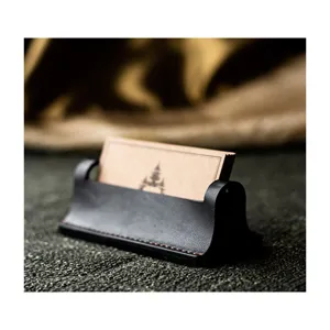 Schwarzer PU Leder Visitenkartenhalter Tisch Display Ständer für Büro Detail Ansicht