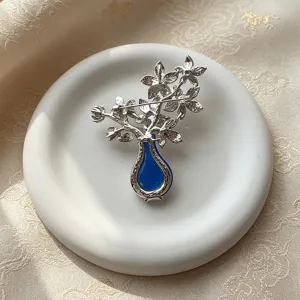 Vintage blue vase flower brooch elegant enamel metal pin for hanfu dress accessory