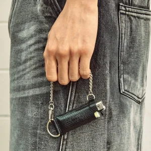 PU Leder Feuerzeug Etui mit Kette Streetwear Schutzhülle für Taschenfeuerzeuge retro