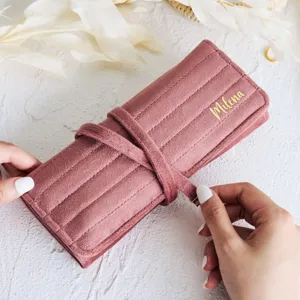 Weiches Samt Schmuckrolle Etui Detailansicht, elegante rosa tragbare Reise Aufbewahrung.