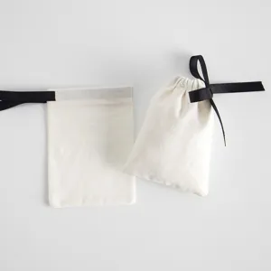 Baumwoll Kordelzug Schmuckbeutel mit schwarzem Band, kleine Geschenktasche für Accessoires.