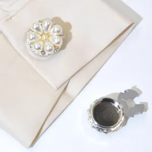 Modische perlen blumen knopf abdeckung strass hemd manschettenknöpfe clip für kleidung.