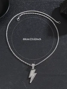 Stupenda collana con ciondolo a fulmine pavé di strass argentato con catena da 60cm.