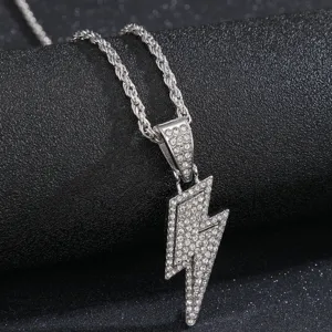 Collana con ciondolo a fulmine in strass argento e catena a corda, gioiello hip hop alla moda.