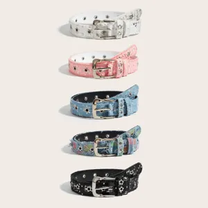 Ceinture en denim pour femme avec rivets étoile et paillettes, boucle ardillon tendance.