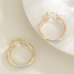 Driekleurige geometrische creolen voor dames, stijlvol gedoopt design mode sieraden.