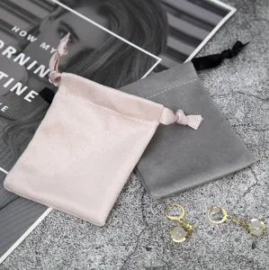 Weiche Samt Schmuckbeutel mit Kordelzug für kleine Accessoires und Geschenkaufbewahrung.