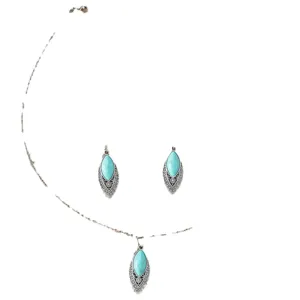 Set di gioielli in turchese vintage con collana e orecchini in metallo argentato.
