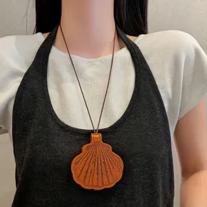 Stijlvolle lederen schelp ketting brillenhouder, strand resort stijl trui ketting voor dames