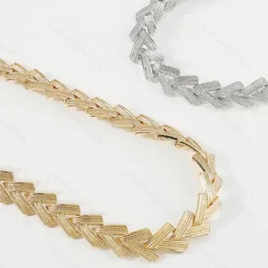 Collana e bracciale con catena in metallo a forma di V set di gioielli minimalisti