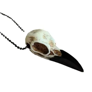 Collana con Teschio di Corvo Gotico in Resina Pendente Halloween Gioiello Scuro Regalo
