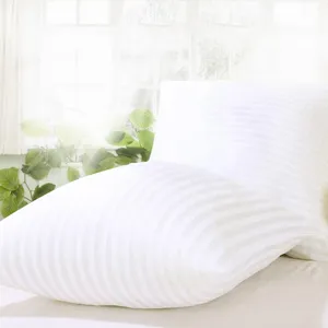 Weisses gestreiftes Kisseninlett Kissenfuellung fuer Zuhause Hotel Schlafzimmer weich