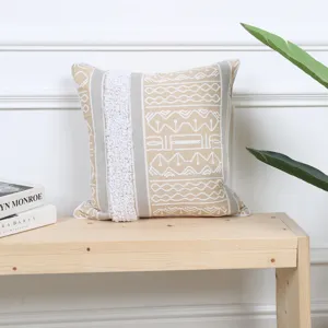 Boho Tufting Kissen mit retro geometrischer Stickerei fuer Sofa Dekoration Hauptansicht
