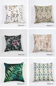 Juego de fundas de cojín decorativas con detalles geométricos y botánicos surtidos.