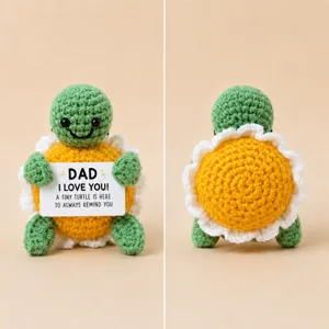 Tortue en peluche au crochet faite main avec carte de vœux, jolie déco de bureau.