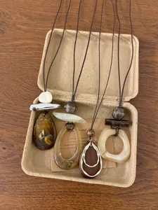 Nuevo conjunto de collar con colgante de resina de ámbar de estilo étnico, cadena de suéter.