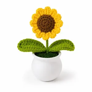 Handgefertigte Häkel-Sonnenblume im Topf, dekorative geflochtene Blume für Büro.