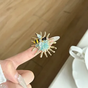 Vintage sunflower statement ring with bee and sparkling rhinestones, retro chunky jewelry