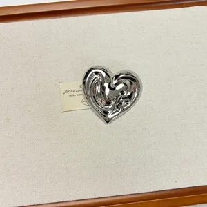 Vintage irregular metallic heart brooch fashion cold style minimalist pin accessory for women