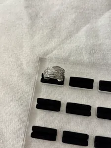 Anello aperto in filo d'argento avvolto gioiello in metallo minimalista moda accessorio dettaglio