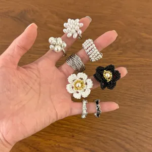 Anello Aperto a Forma di Fiore con Perla Artificiale Stile Ins Coreano Anello al Dito Personalizzato con Linea e Fiocco per Gioielli da Donna Regalo
