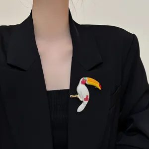 Vintage colorful toucan bird brooch pin enamel fashion statement jewelry for women wear