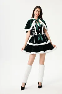 Detalles del vestido Lolita de Navidad de terciopelo verde con capa de pelo sintético.