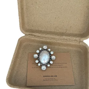 Vintage metal pearl brooch rhinestones elegant minimalist fashion corsage pins women accessories