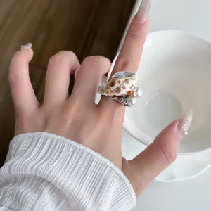Ozean Resort Stil Perle Conch Ring, vielseitiger stapelbarer offener Ring für Damen