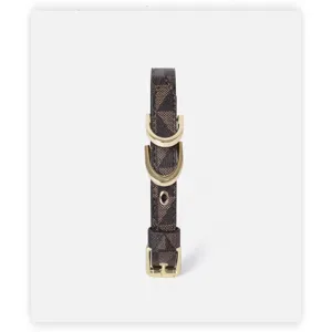 Collier pour animal de compagnie monogramme marron avec quincaillerie en metal dore chic.