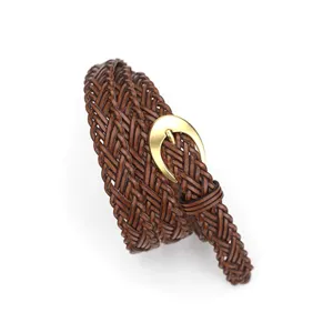 Cintura treccia donna stile boho in pelle con fibbia dorata per abiti principale.