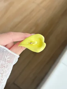 Minimalist yellow enamel calla lily open ring, chic metal flower finger jewelry for women.