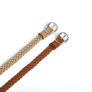 Cintura intrecciata da donna con fibbia ad ardiglione in metallo, stile casual chic.