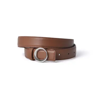 Cinturón de cuero genuino para mujer con elegante hebilla redonda plateada para jeans.