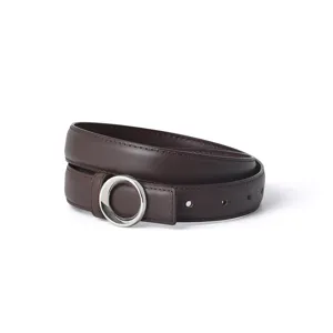 Cintura de piel auténtica para mujer con hebilla circular metálica elegante y versátil.