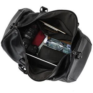 Vue detaillee du grand sac de voyage en cuir noir presentant les compartiments de rangement.