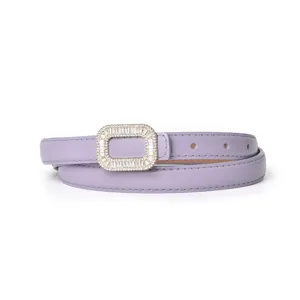 Eleganter lavendelfarbener Ledergürtel mit Strass für Damen, ideal für Kleider und Jeans.