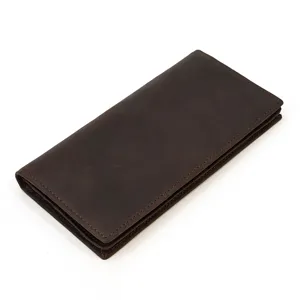 Detailansicht der Herren Langgeldbörse aus echtem Leder in Dunkelbraun mit Kartenfächern.