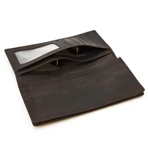Detailaufnahme Herren Echtleder Portemonnaie lang, retro braun mit vielen praktischen Kartenfächern.
