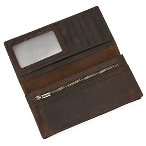 Detailansicht der Vintage Echtleder Langbörse mit zahlreichen Kartenfächern und Reißverschluss.