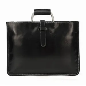 Élégant cartable en cuir noir pour homme, sac de document d'affaires élégant et résistant.
