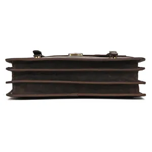 Maletín vintage de cuero de caballo loco para hombre con tres compartimentos detalle