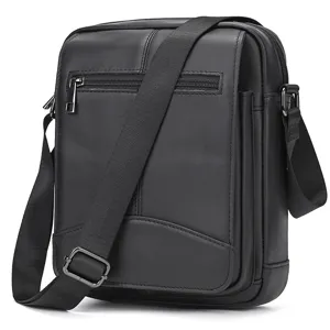 Bolso cruzado de cuero negro para hombre bolso mensajero casual de hombro con solapa y bolsillos.