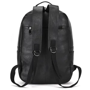 Vista dettagliata dello zaino business da uomo in vera pelle nera con spallacci e zip.