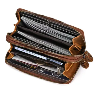 Billetera larga de cuero vintage para hombre con múltiples ranuras para tarjetas y cremalleras.