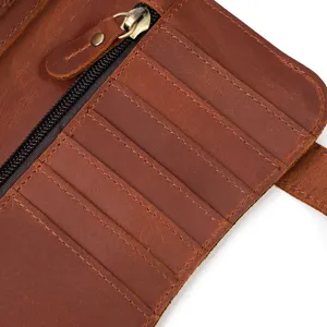 Portefeuille long vintage en cuir Crazy Horse pour homme avec multiples fentes et fermeture.