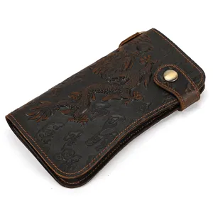 Portefeuille long en cuir de cheval fou, motif dragon embossé, porte-cartes homme détail.