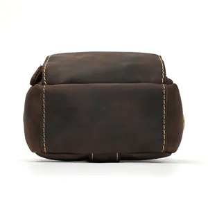 Vintage echtes verrücktes Pferdeleder Taillentasche Unterseite Detail braune Tasche.